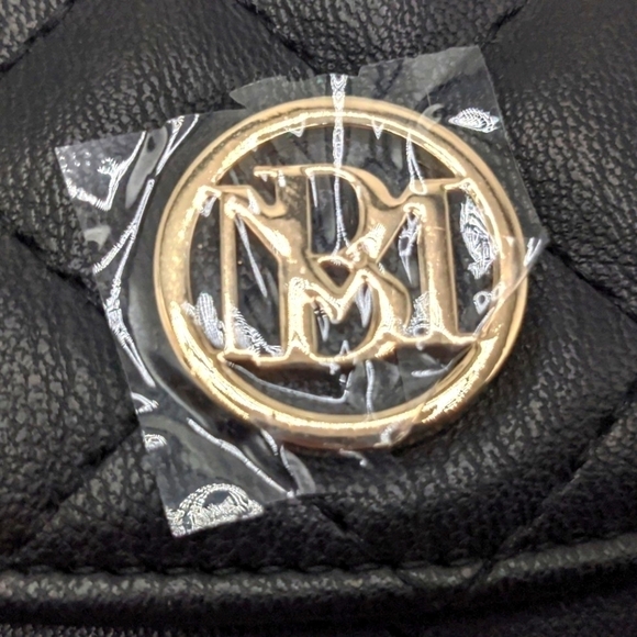 NWT-LAST ONE!-Badgley Mischka Black Foldover Quilted Wallet - Picture 5 of 8